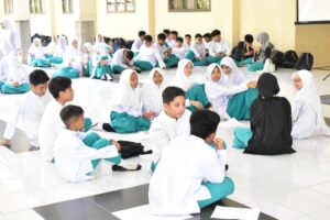 Kenali Sejarah Sekolah Lewat Kegiatan Kesukmaan (3)
