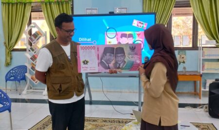 Belajar Ekonomi dari Praktisi: Menumbuhkan Cinta terhadap Rupiah Sejak Dini