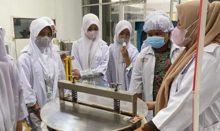 Lebih Dekat dengan Pahit-Manisnya Cokelat di Socolatte