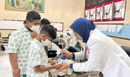 Menginspirasi Masa Depan, Mengenal Profesi Apoteker Sejak Dini