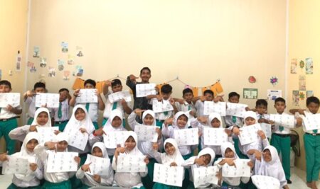 Mengolah Angka Menjadi Karya: Kreativitas Siswa Berkembang Bersama Seniman Seni Rupa